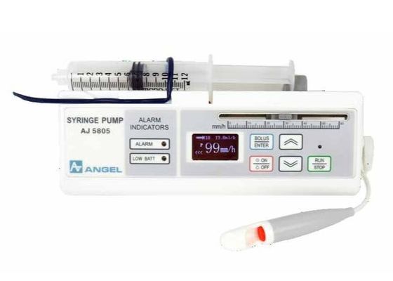 Taux à utiliser une seule fois portatif médical 1~99mm/heure d'infusion de pompe de seringue utilisant 3 batteries d'aa